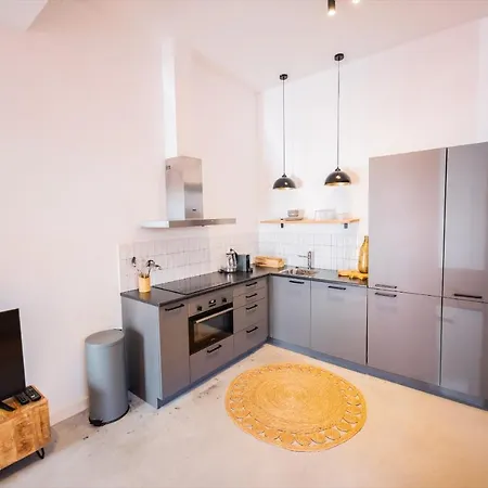 Tremendous 2-bedroom Serviced - 79 M2 Apartament Rotterdam