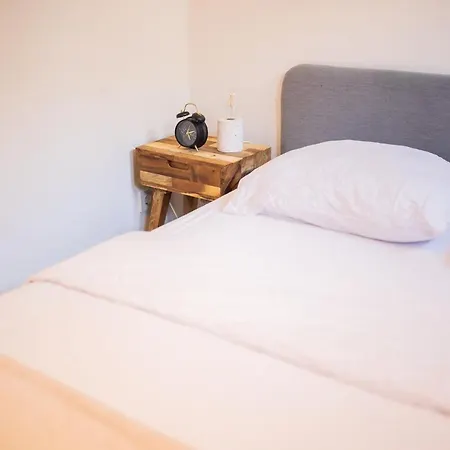 Tremendous 2-bedroom Serviced - 79 M2 *