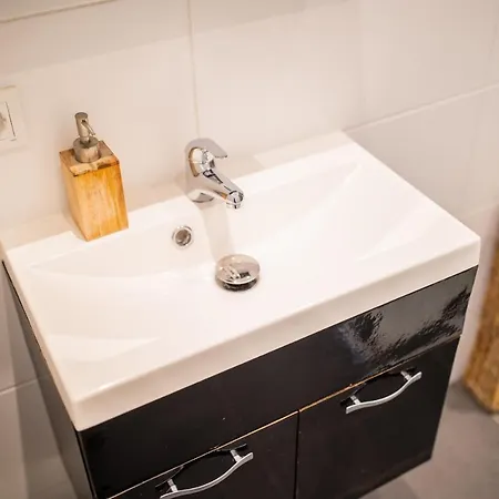 Apartment Tremendous 2-bedroom Serviced - 79 M2