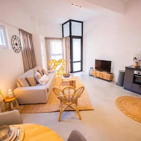 Tremendous 2-bedroom Serviced - 79 M2 * Rotterdam