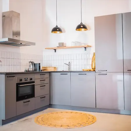 Tremendous 2-bedroom Serviced - 79 M2 Apartment *